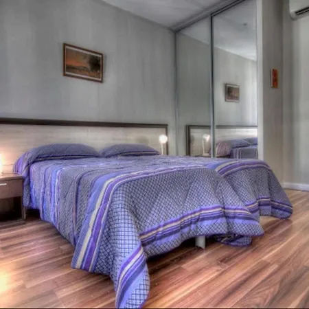 Livia Croisette 31 H *